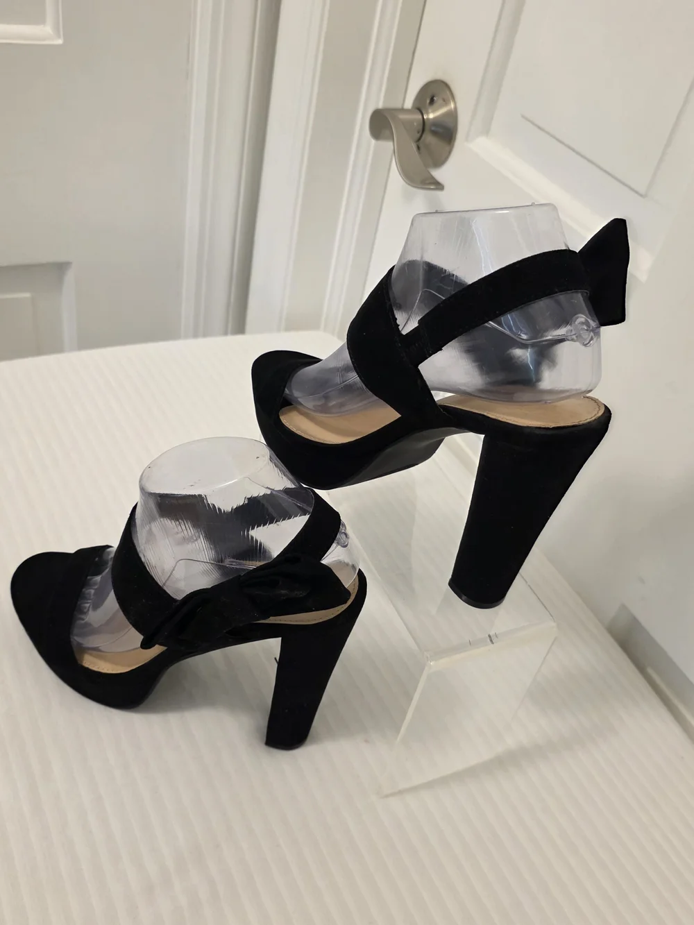 LC Lauren Conrad Black Faux Suede W/Bowtie Accent Heels Size 7.5 Formal